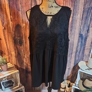 Torrid Size 3 Lace Sleeveless Blouse